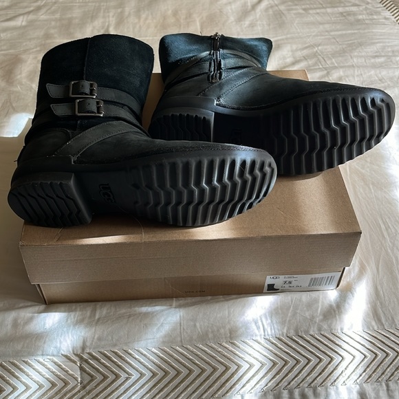 UGG Lorna Boot Black 7.5 - Picture 3 of 13